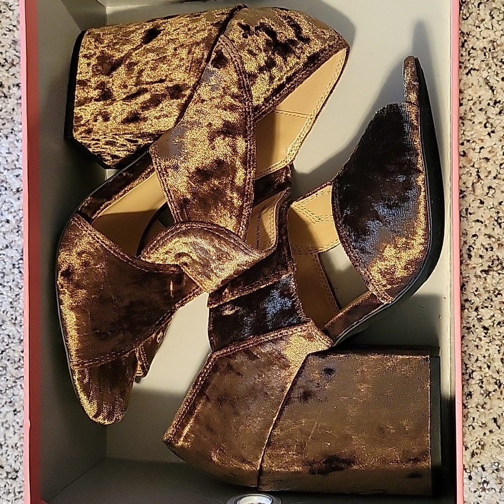 Cabi olive/brown velvet heels! Size 7